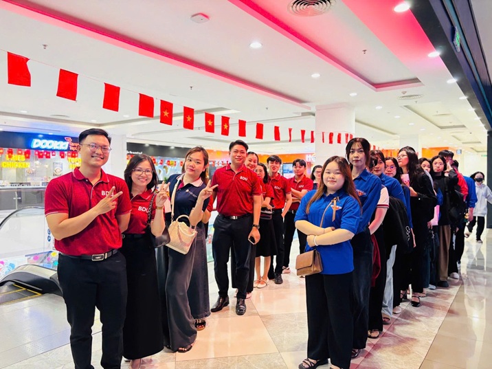 XEM PHIM MƯA ĐỎ (2)