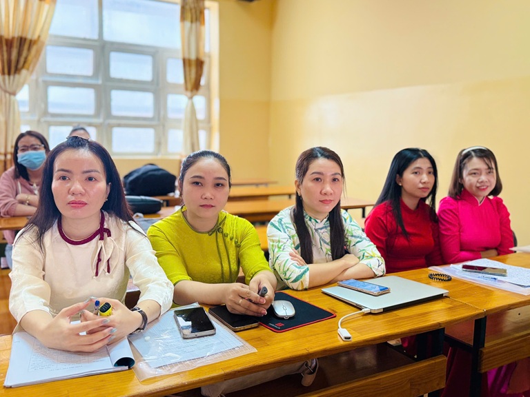 BẢO VỀ TIỂU LUẬN LỚP LIÊN THÔNG DƯỢC (29)