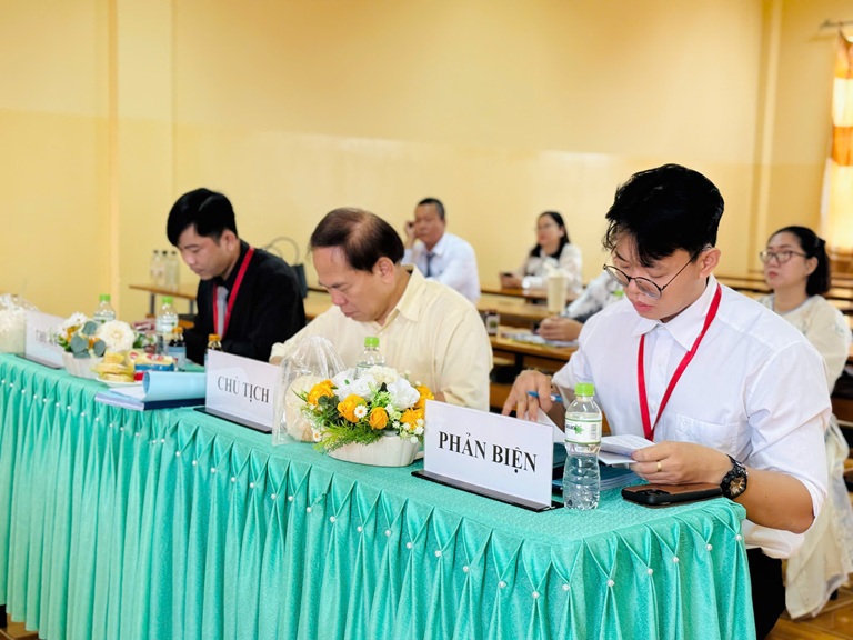 BẢO VỀ TIỂU LUẬN LỚP LIÊN THÔNG DƯỢC (31)