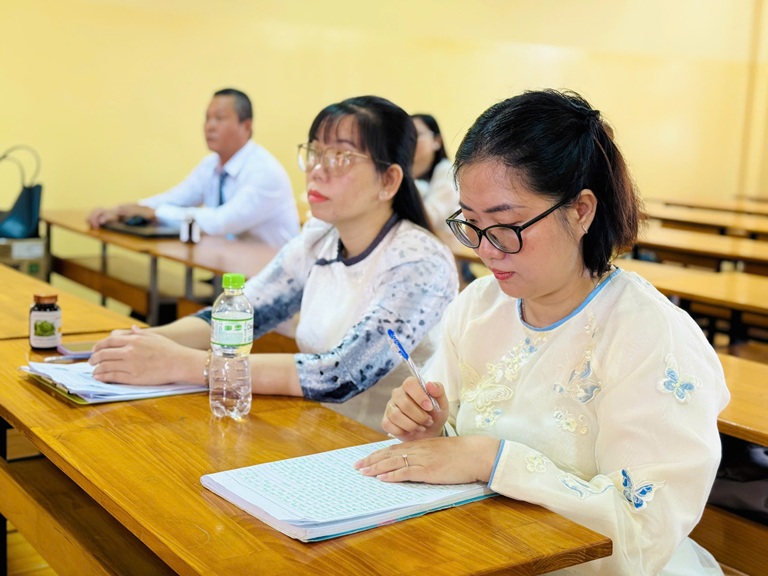 BẢO VỀ TIỂU LUẬN LỚP LIÊN THÔNG DƯỢC (34)