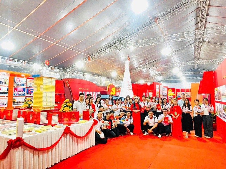 CLB SINH VIÊN 5 TỐT (11)
