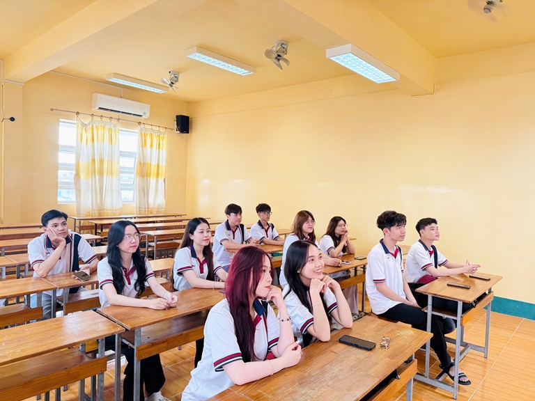 CLB TRUYỀN THÔNG (8)