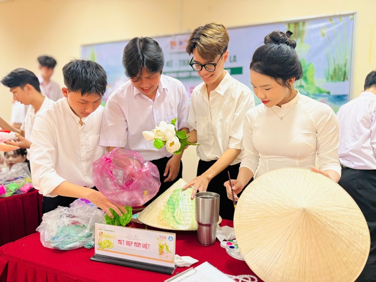 CUỘC THI THIẾT KẾ, TRANG TRÍ NÓN LÁ 2025 (10)