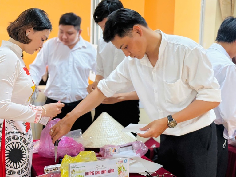 CUỘC THI THIẾT KẾ, TRANG TRÍ NÓN LÁ 2025 (12)