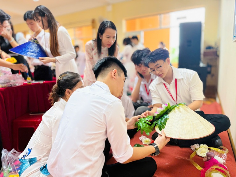 CUỘC THI THIẾT KẾ, TRANG TRÍ NÓN LÁ 2025 (16)
