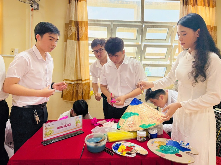CUỘC THI THIẾT KẾ, TRANG TRÍ NÓN LÁ 2025 (21)