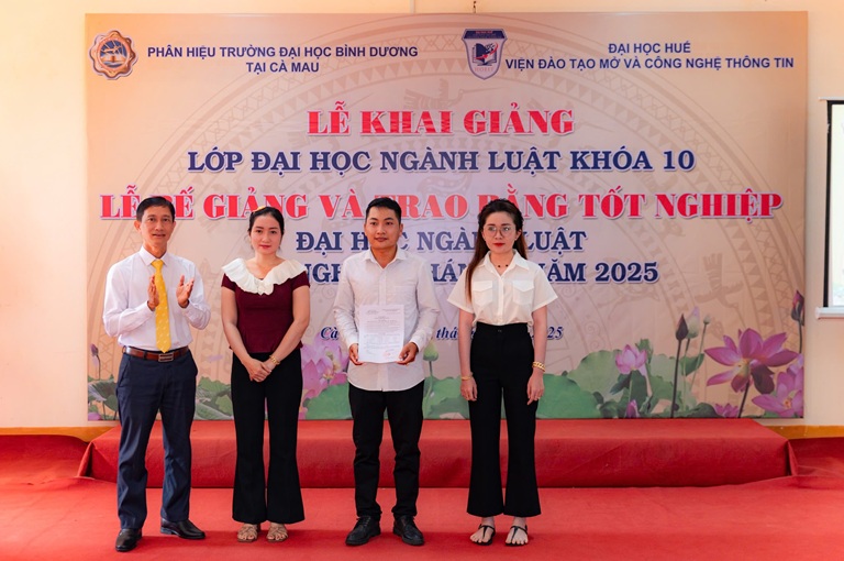 KHAI GIẢNG LỚP LUẬT K10 (6)