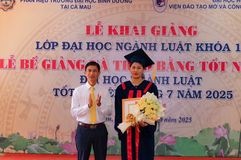 KHAI GIẢNG LỚP LUẬT K10 (9)