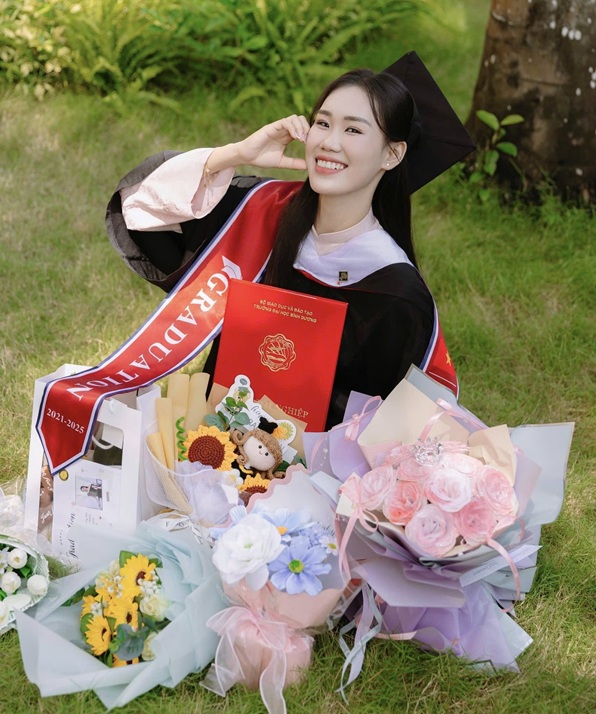 HẬU TỐT NGHIỆP (1)