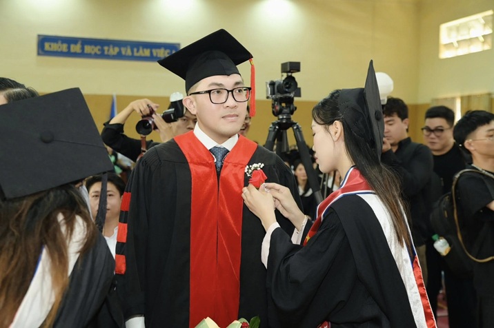 LỄ TỐT NGHIỆP (14)