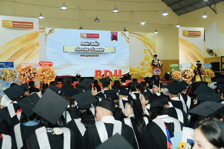 LỄ TỐT NGHIỆP (19)