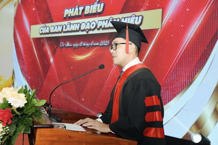 LỄ TỐT NGHIỆP (23)