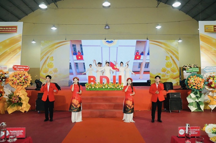 LỄ TỐT NGHIỆP (25)