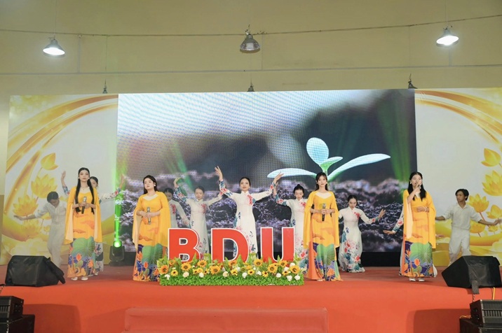 LỄ TỐT NGHIỆP (27)