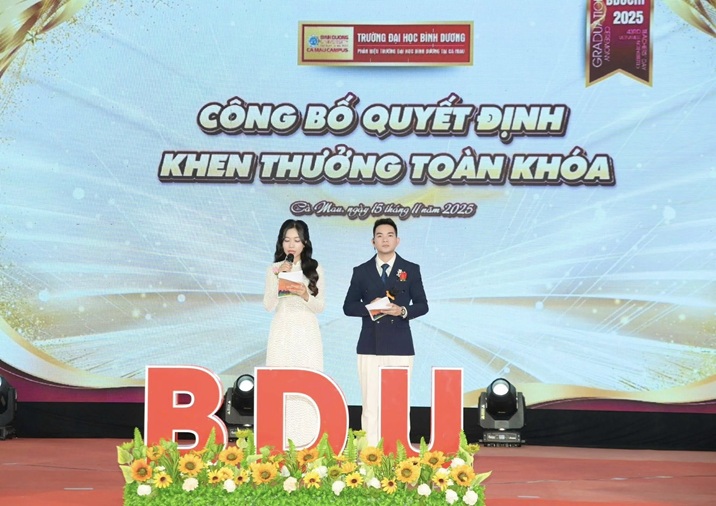 LỄ TỐT NGHIỆP (33)