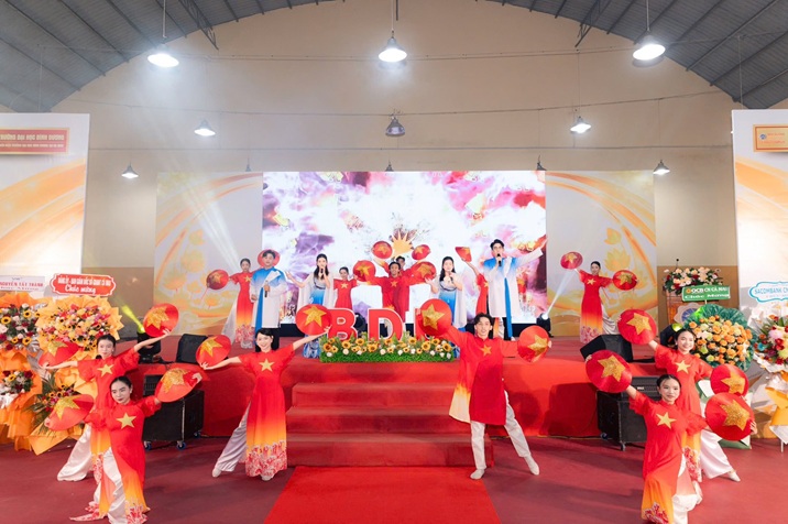 NGÀY HỘI VIỆC LÀM (1)