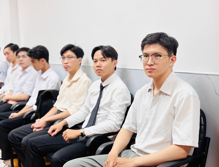 TRAO GIẢI NGHIÊN CỨU KHOA HỌC (1)