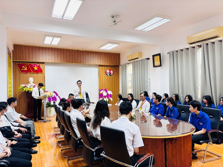 TRAO GIẢI NGHIÊN CỨU KHOA HỌC (14)