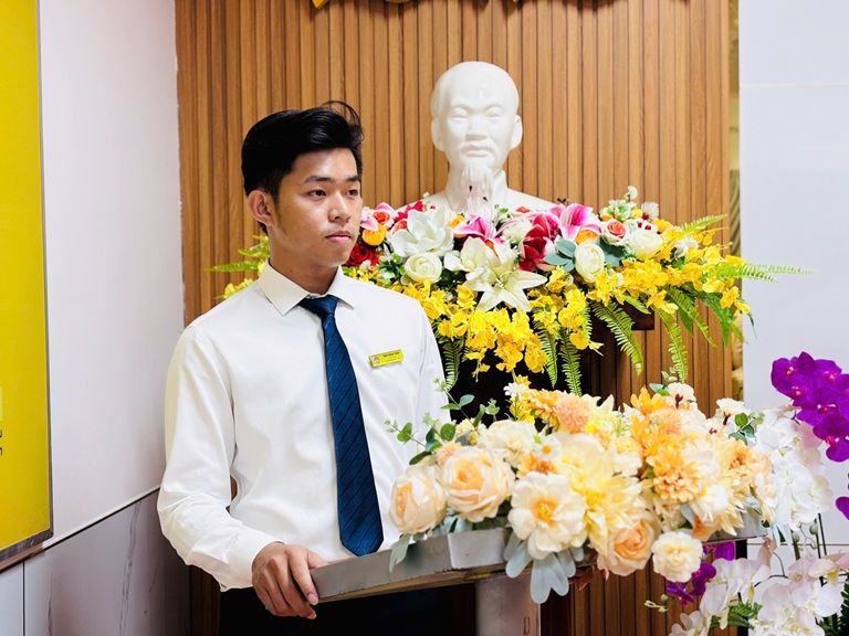 TRAO GIẢI NGHIÊN CỨU KHOA HỌC (9)