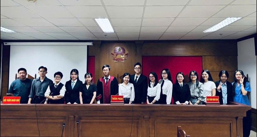 CỰU SINH VIÊN (2)