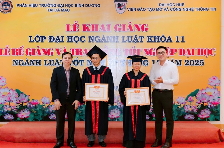 KHAI GIẢNG ĐẠI HỌC LUẬT K11 (15)