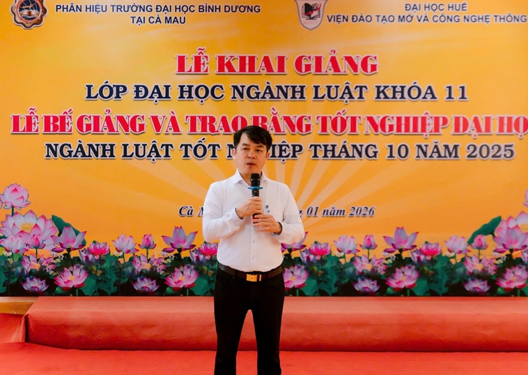 KHAI GIẢNG ĐẠI HỌC LUẬT K11 (17)