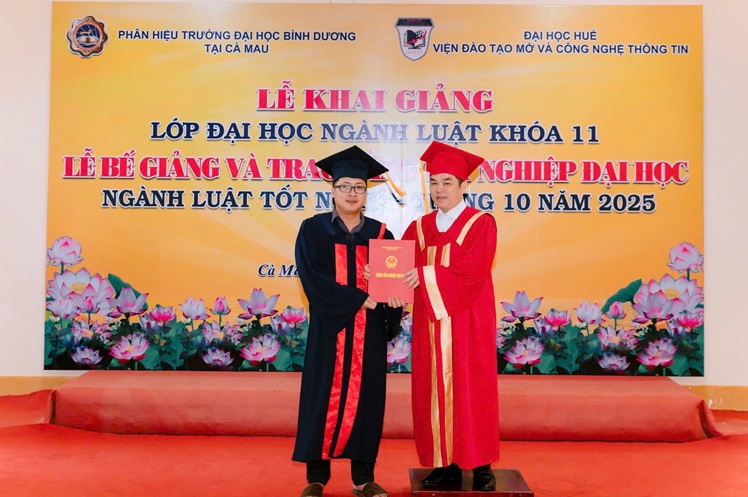 KHAI GIẢNG ĐẠI HỌC LUẬT K11 (2)