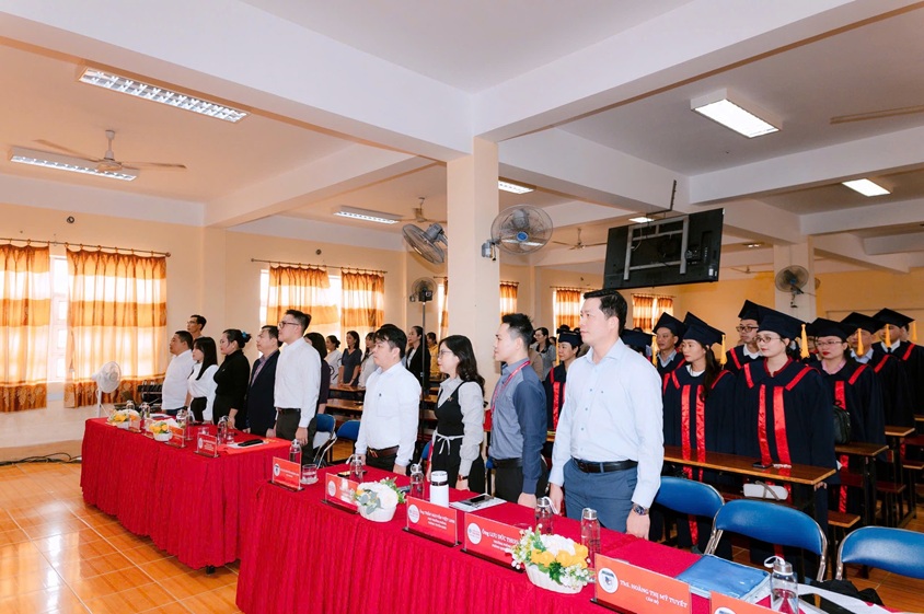 KHAI GIẢNG ĐẠI HỌC LUẬT K11 (24)
