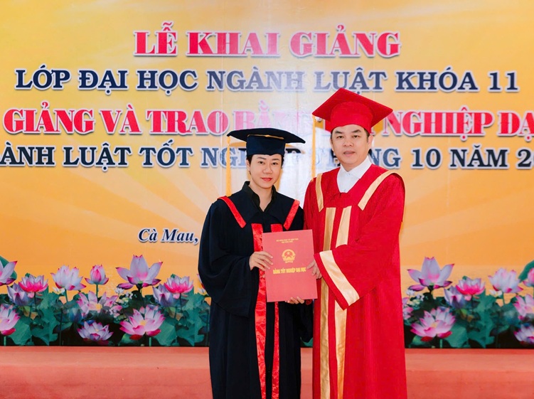 KHAI GIẢNG ĐẠI HỌC LUẬT K11 (30)