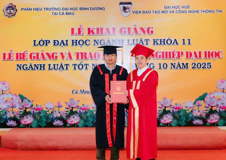 KHAI GIẢNG ĐẠI HỌC LUẬT K11 (31)