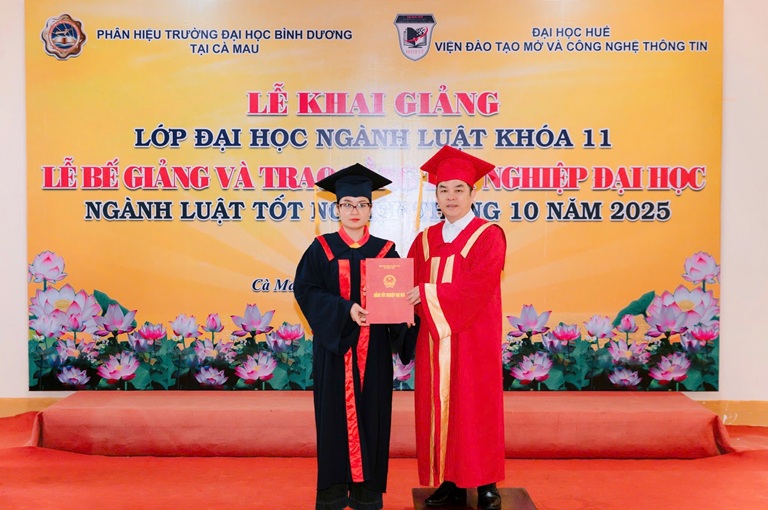 KHAI GIẢNG ĐẠI HỌC LUẬT K11 (6)