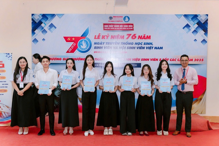 TUYÊN DƯƠNG SINH VIÊN 5 TỐT CÁC CẤP 9 (19)