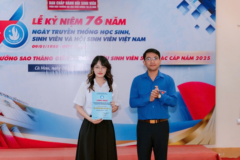 TUYÊN DƯƠNG SINH VIÊN 5 TỐT CÁC CẤP 9 (2)