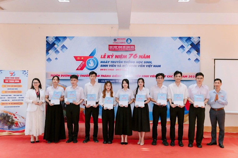 TUYÊN DƯƠNG SINH VIÊN 5 TỐT CÁC CẤP 9 (24)