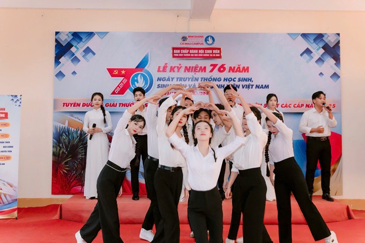 TUYÊN DƯƠNG SINH VIÊN 5 TỐT CÁC CẤP 9 (6)