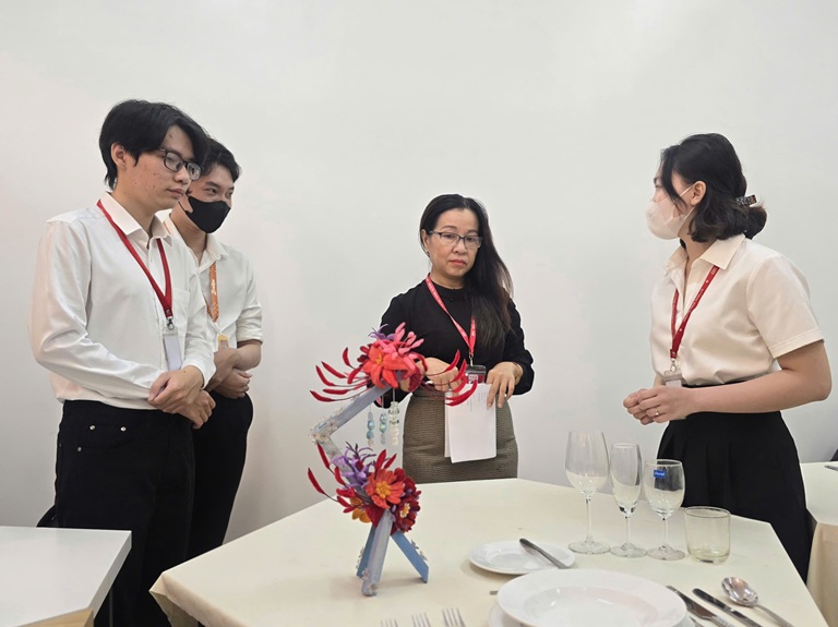 NÂNG CAO KỸ NĂNG LỄ TÂN KHÁNH TIẾT (2)