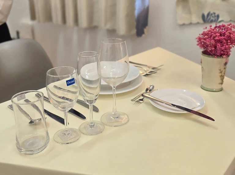 NÂNG CAO KỸ NĂNG LỄ TÂN KHÁNH TIẾT (7)