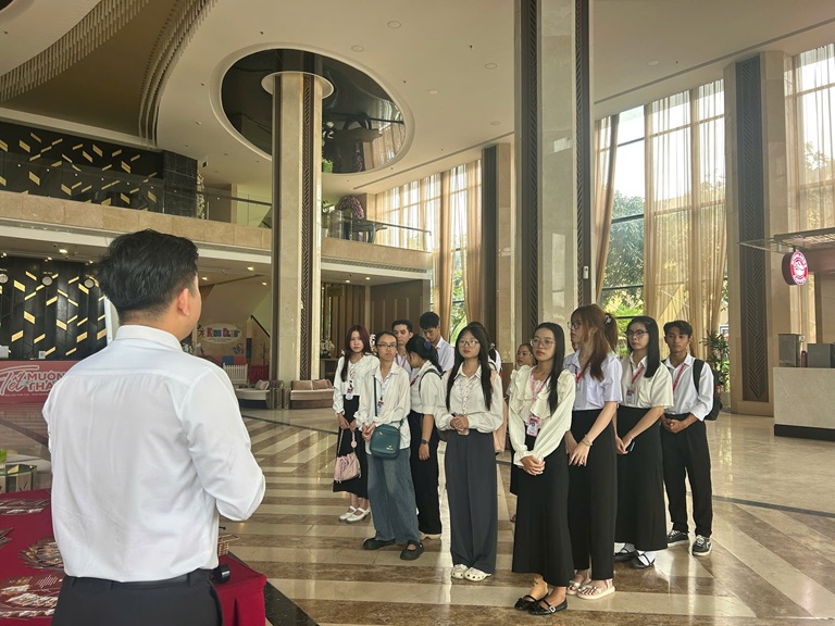 SINH VIÊN HỌC CÙNG DOANH NGHIỆP (3)