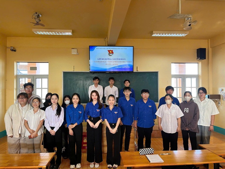 TỔ CHỨC LỚP CẢM TÌNH ĐOÀN 2026 (7)