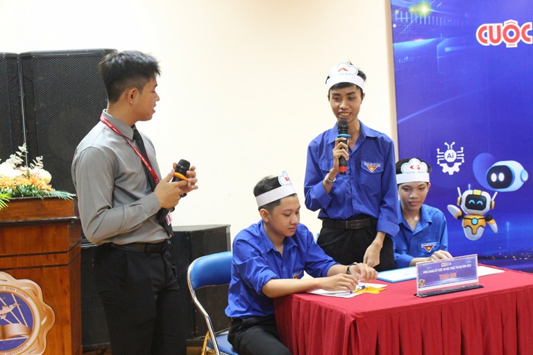 CHUNG KẾT CUỘC THI HỌC THUẬT TIN HỌC (2)