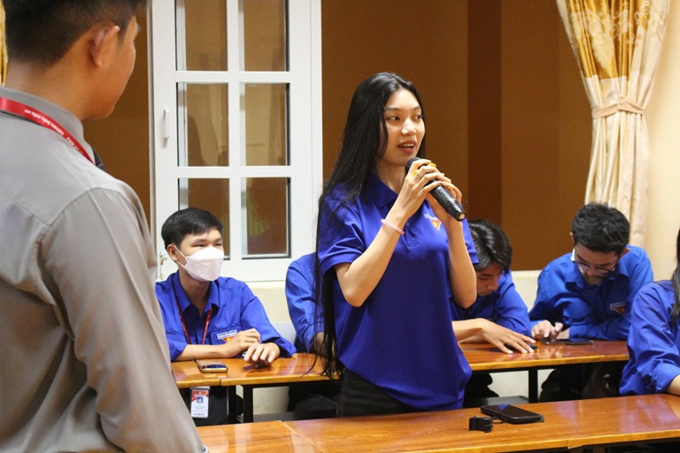 CHUNG KẾT CUỘC THI HỌC THUẬT TIN HỌC (3)