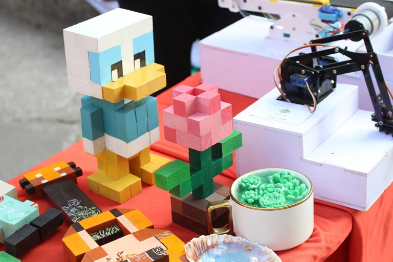 TỔ CHỨC NGÀY HỘI TƯ VẤN THCS THPT LÝ VĂN LÂM (3)