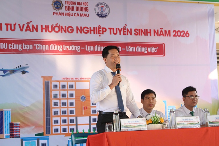 TỔ CHỨC NGÀY HỘI TƯ VẤN THCS THPT LÝ VĂN LÂM (6)