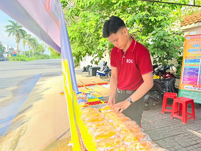 GƯƠNG SINH VIÊN HỒ VIỆT LÊ (4)