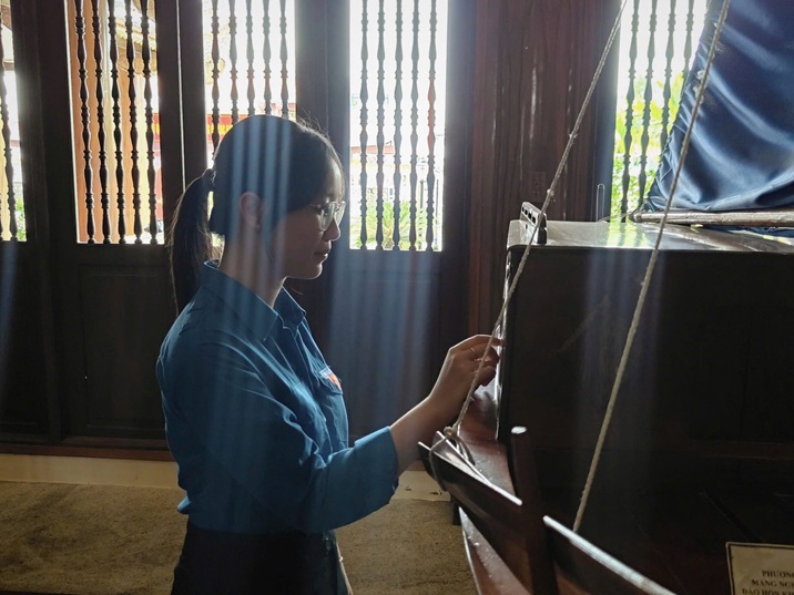 chính trị (6)
