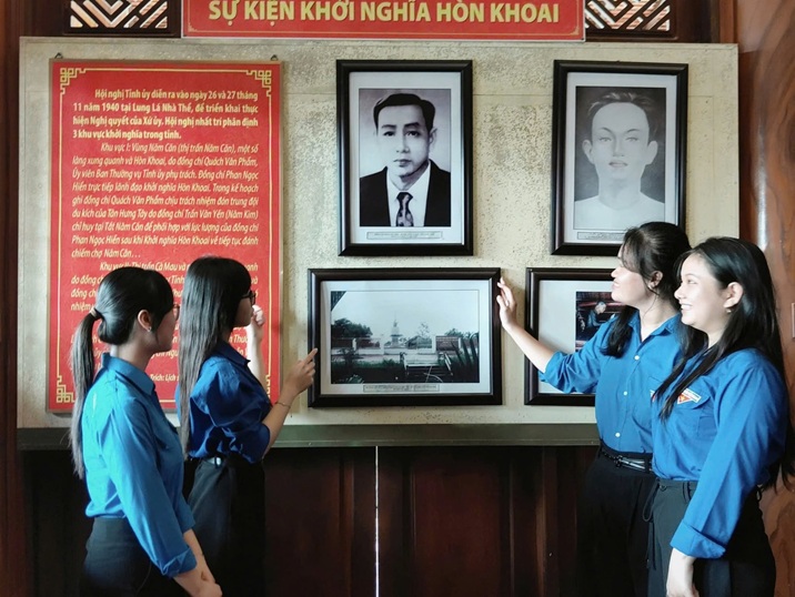 chính trị (8)