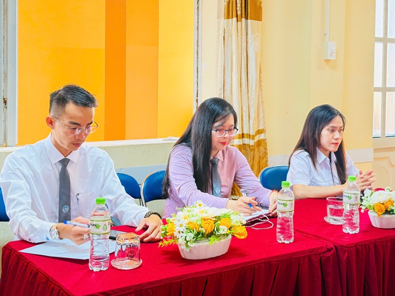 CỰU SINH VIÊN QUÁCH KIM TRANG (5)