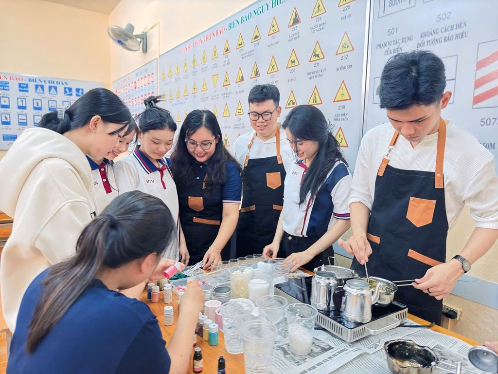 KHỞI NGHIỆP SINH VIÊN (2)