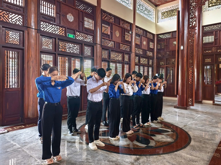 DÂNG HƯƠNG 27 7 (10)