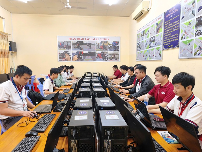 BÁO CÁO LỘ TRÌNH NGHỀ NGHIỆP (1)